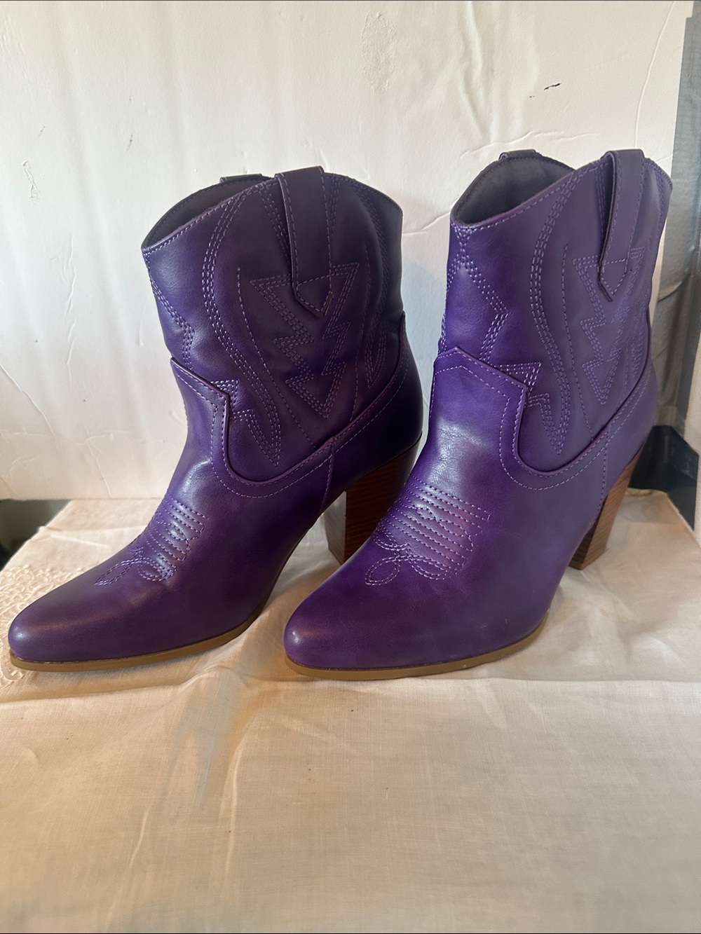 Pierre Dumas Purple Western Ankle Boots with Stacked Heel